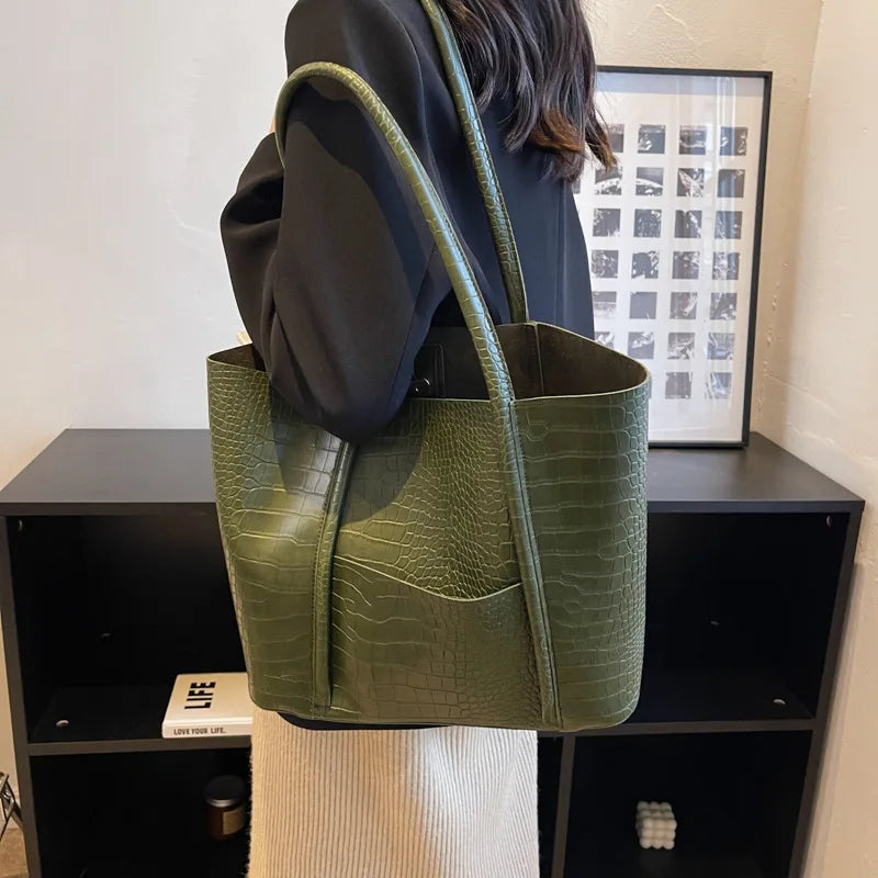 Betina™ Leather Bag - Elegant Everyday Minimalist Style