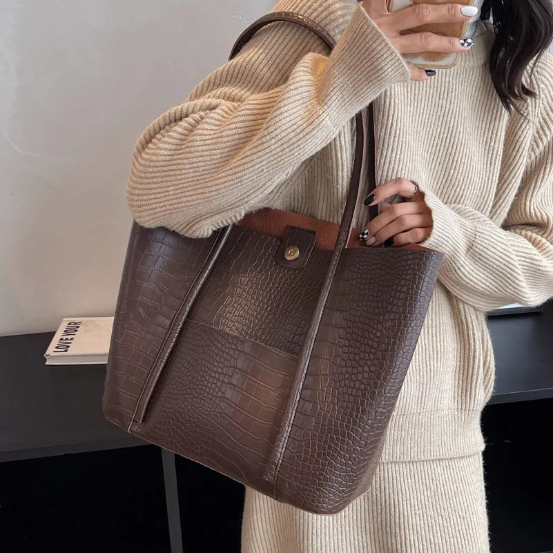 Betina™ Leather Bag - Elegant Everyday Minimalist Style