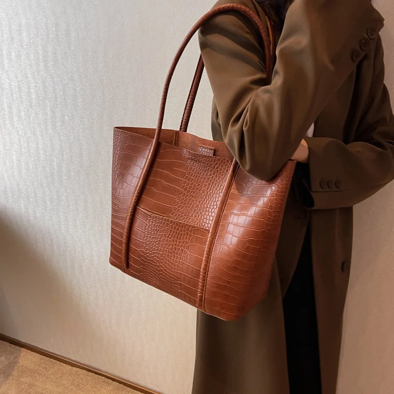 Betina™ Leather Bag - Elegant Everyday Minimalist Style