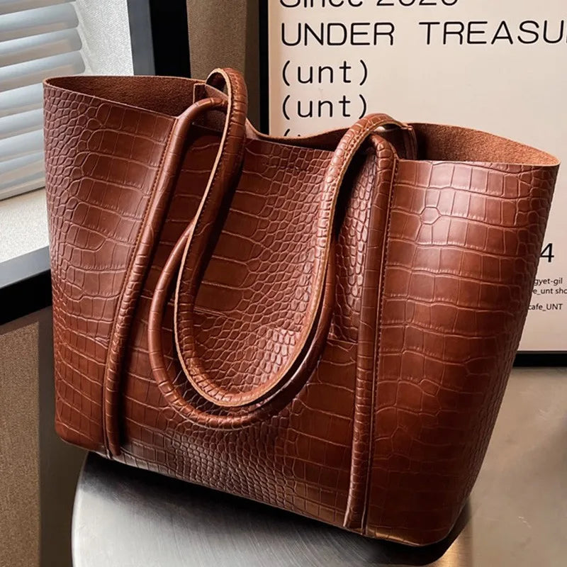 Betina™ Leather Bag - Elegant Everyday Minimalist Style