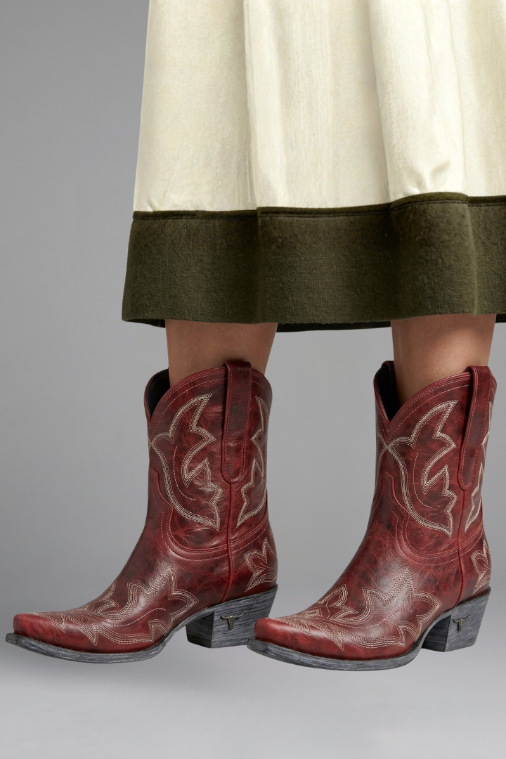Olivia | Boots with Embroidered Detailing